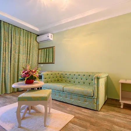 Iris-mimoza Hotel 3*