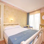 Iris-mimoza Hotell