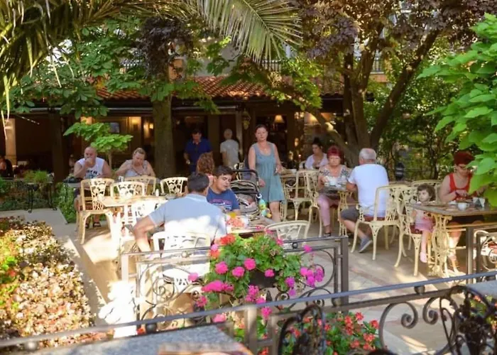 Iris-mimoza Hotel 3*